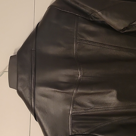 Leather jacket - Picture 8 of 8
